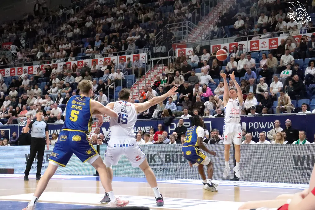 Galeria zdjęć 25 kolejki OBL Anwil Włocławek-Tasomix Rosiek Stal Ostrów Wielkopolski — zdjęcie 88