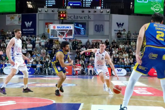 Galeria zdjęć 25 kolejki OBL Anwil Włocławek-Tasomix Rosiek Stal Ostrów Wielkopolski — zdjęcie 212