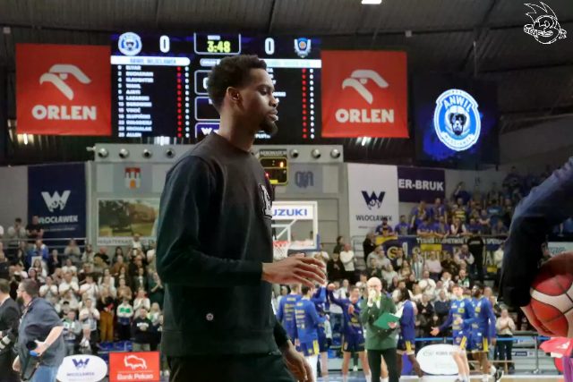 Galeria zdjęć 25 kolejki OBL Anwil Włocławek-Tasomix Rosiek Stal Ostrów Wielkopolski — zdjęcie 35