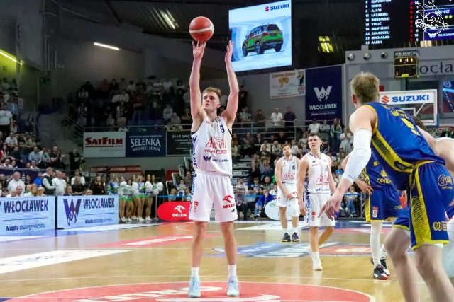 Galeria zdjęć 25 kolejki OBL Anwil Włocławek-Tasomix Rosiek Stal Ostrów Wielkopolski — zdjęcie 203