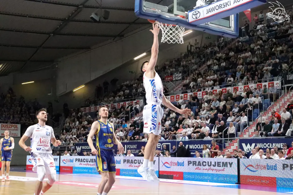 Galeria zdjęć 25 kolejki OBL Anwil Włocławek-Tasomix Rosiek Stal Ostrów Wielkopolski — zdjęcie 85