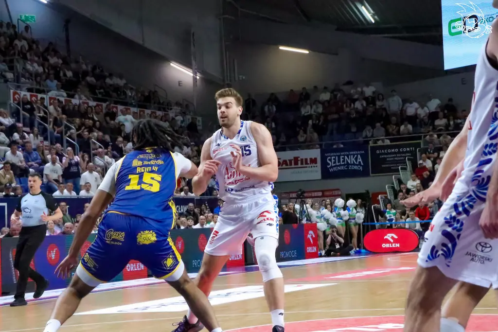 Galeria zdjęć 25 kolejki OBL Anwil Włocławek-Tasomix Rosiek Stal Ostrów Wielkopolski — zdjęcie 231