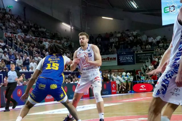 Galeria zdjęć 25 kolejki OBL Anwil Włocławek-Tasomix Rosiek Stal Ostrów Wielkopolski — zdjęcie 231