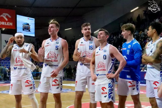 Galeria zdjęć 25 kolejki OBL Anwil Włocławek-Tasomix Rosiek Stal Ostrów Wielkopolski — zdjęcie 241