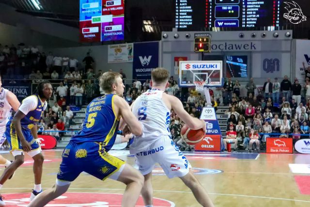 Galeria zdjęć 25 kolejki OBL Anwil Włocławek-Tasomix Rosiek Stal Ostrów Wielkopolski — zdjęcie 193