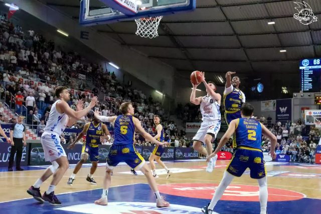 Galeria zdjęć 25 kolejki OBL Anwil Włocławek-Tasomix Rosiek Stal Ostrów Wielkopolski — zdjęcie 189