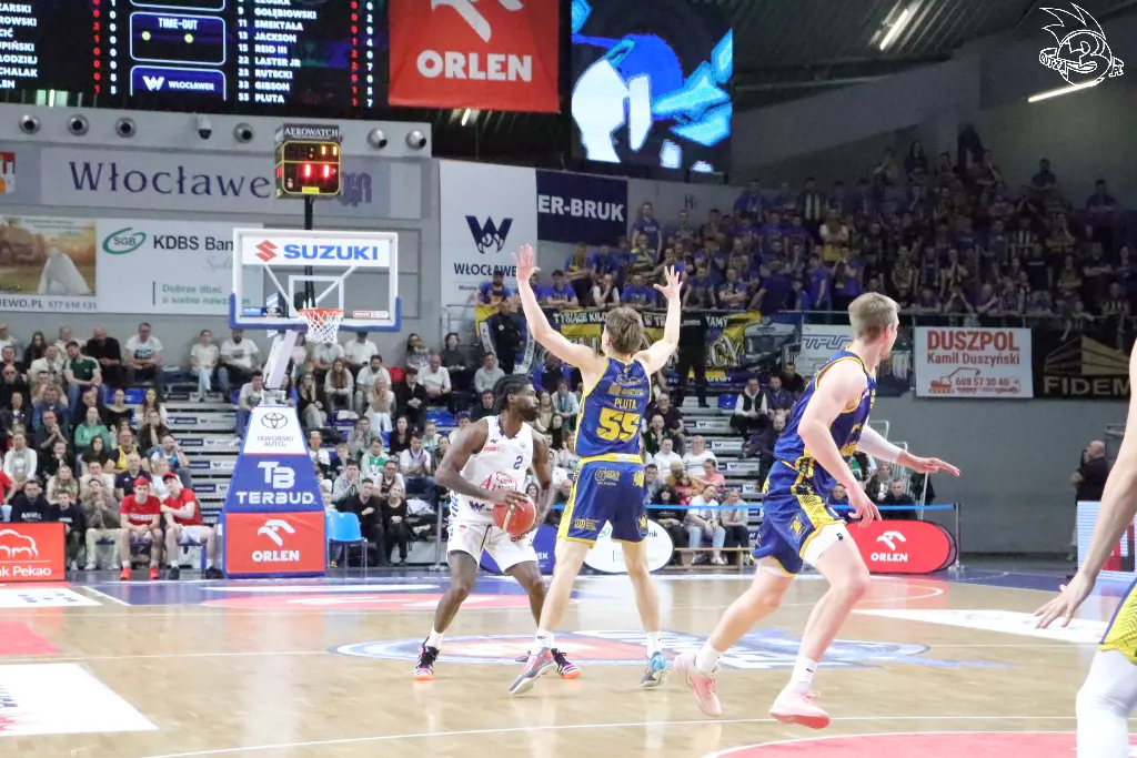 Galeria zdjęć 25 kolejki OBL Anwil Włocławek-Tasomix Rosiek Stal Ostrów Wielkopolski — zdjęcie 116