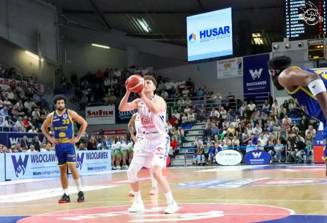 Galeria zdjęć 25 kolejki OBL Anwil Włocławek-Tasomix Rosiek Stal Ostrów Wielkopolski — zdjęcie 145