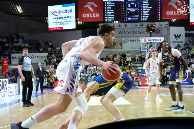 Galeria zdjęć 25 kolejki OBL Anwil Włocławek-Tasomix Rosiek Stal Ostrów Wielkopolski — zdjęcie 52