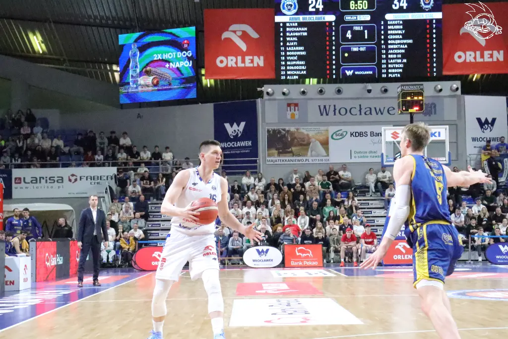 Galeria zdjęć 25 kolejki OBL Anwil Włocławek-Tasomix Rosiek Stal Ostrów Wielkopolski — zdjęcie 100