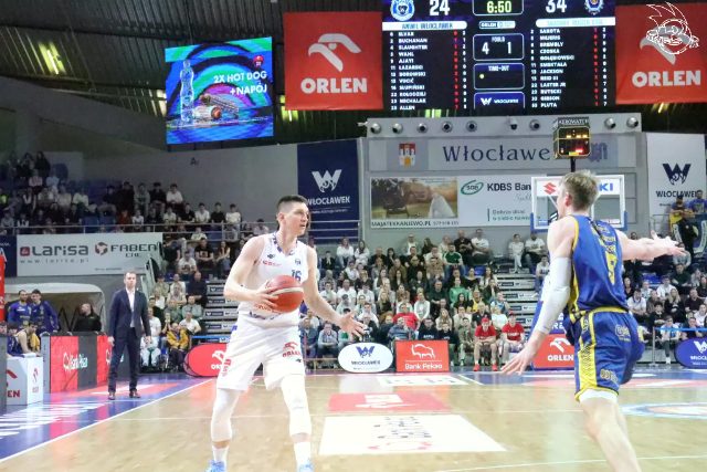 Galeria zdjęć 25 kolejki OBL Anwil Włocławek-Tasomix Rosiek Stal Ostrów Wielkopolski — zdjęcie 100