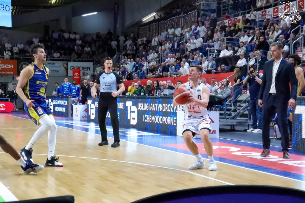 Galeria zdjęć 25 kolejki OBL Anwil Włocławek-Tasomix Rosiek Stal Ostrów Wielkopolski — zdjęcie 205
