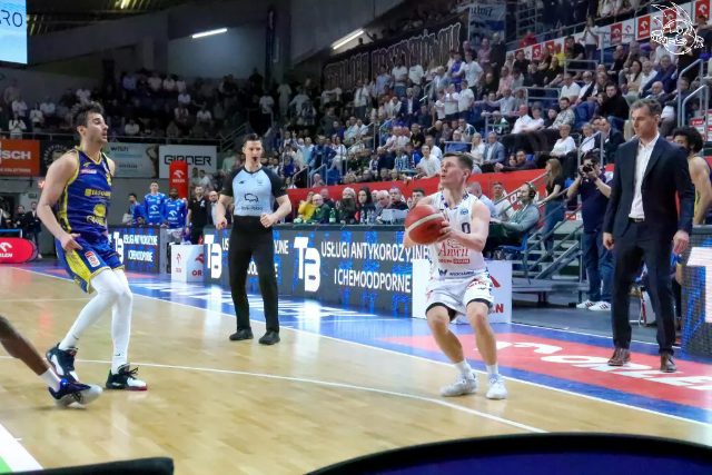 Galeria zdjęć 25 kolejki OBL Anwil Włocławek-Tasomix Rosiek Stal Ostrów Wielkopolski — zdjęcie 205