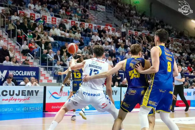 Galeria zdjęć 25 kolejki OBL Anwil Włocławek-Tasomix Rosiek Stal Ostrów Wielkopolski — zdjęcie 152