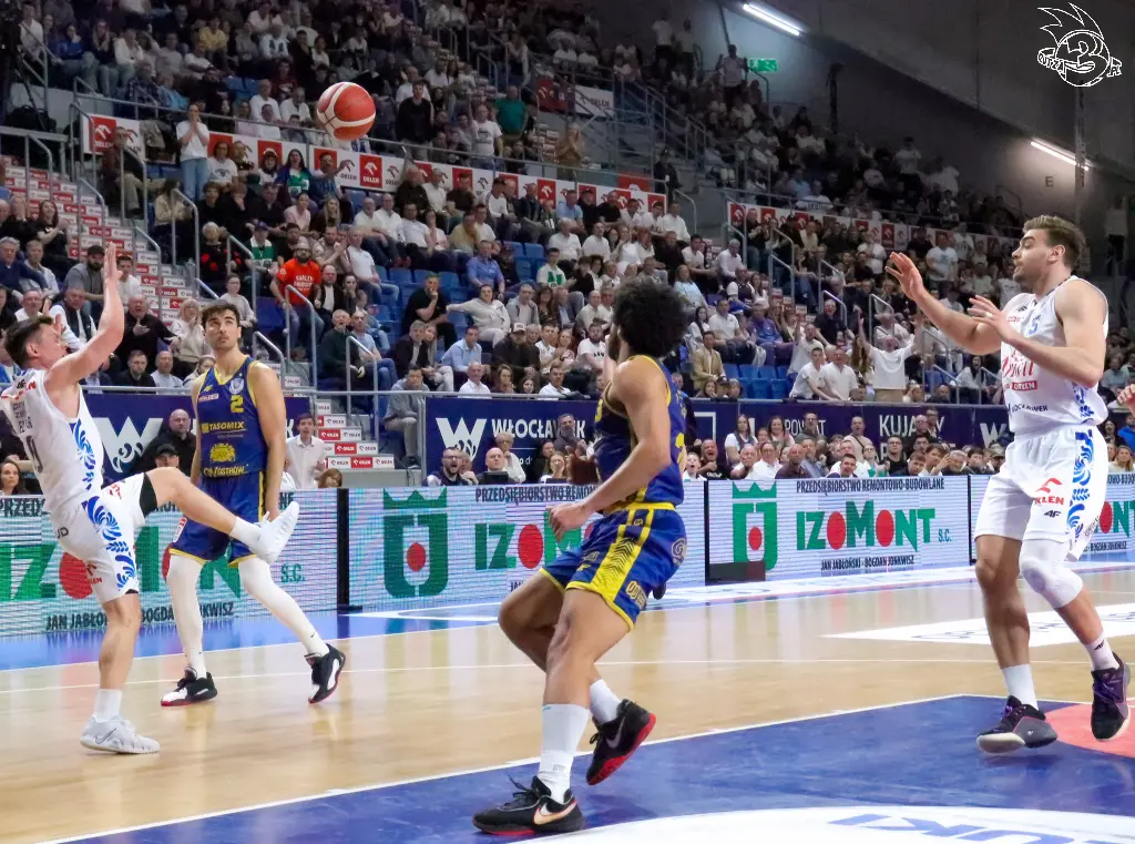 Galeria zdjęć 25 kolejki OBL Anwil Włocławek-Tasomix Rosiek Stal Ostrów Wielkopolski — zdjęcie 163
