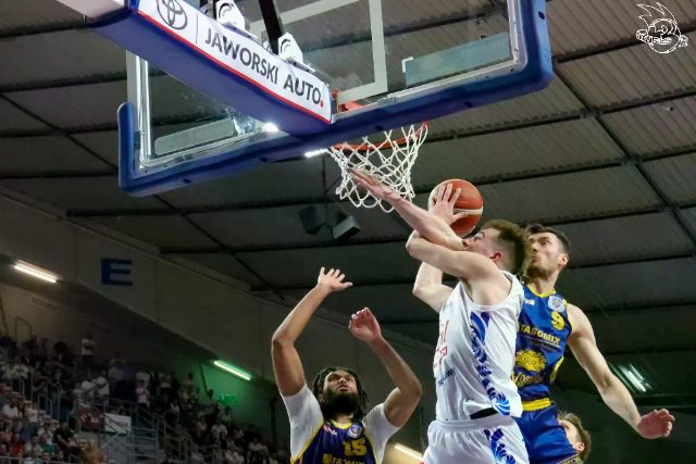 Galeria zdjęć 25 kolejki OBL Anwil Włocławek-Tasomix Rosiek Stal Ostrów Wielkopolski — zdjęcie 223