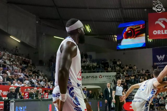 Galeria zdjęć 25 kolejki OBL Anwil Włocławek-Tasomix Rosiek Stal Ostrów Wielkopolski — zdjęcie 79