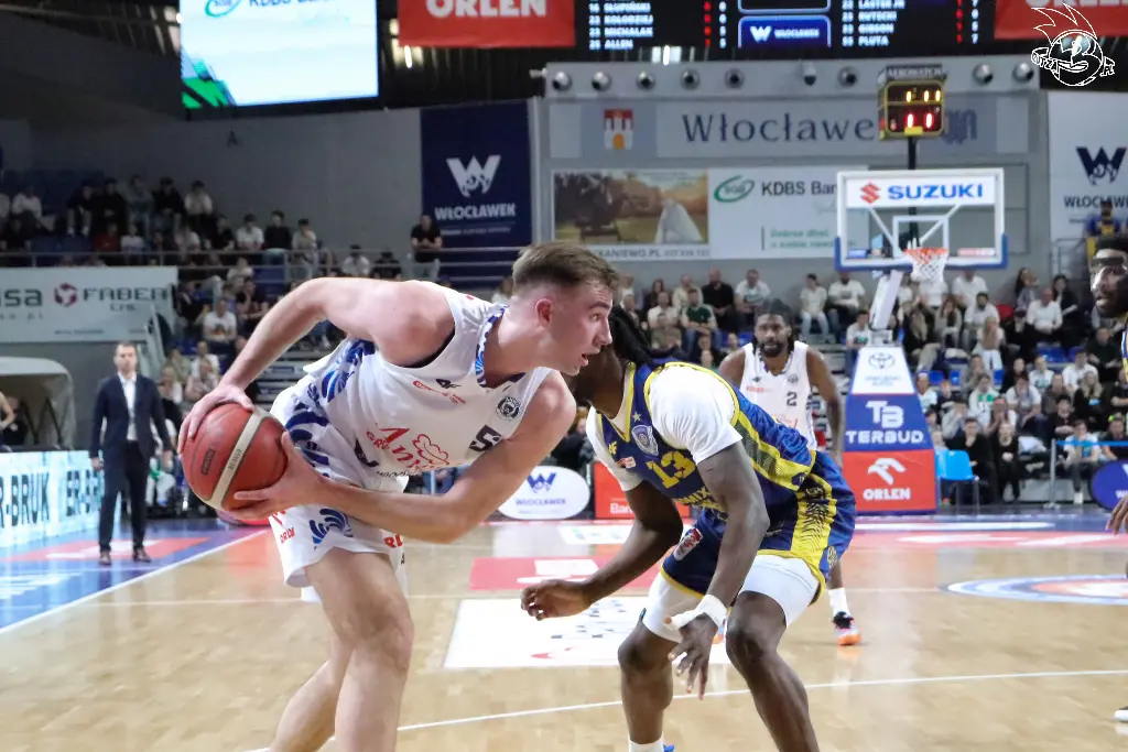 Galeria zdjęć 25 kolejki OBL Anwil Włocławek-Tasomix Rosiek Stal Ostrów Wielkopolski — zdjęcie 96