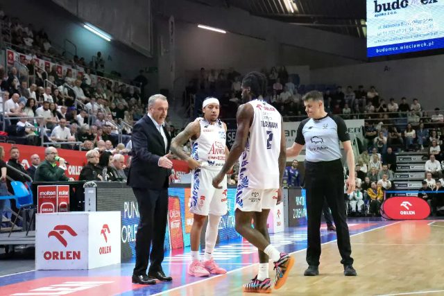 Galeria zdjęć 25 kolejki OBL Anwil Włocławek-Tasomix Rosiek Stal Ostrów Wielkopolski — zdjęcie 51
