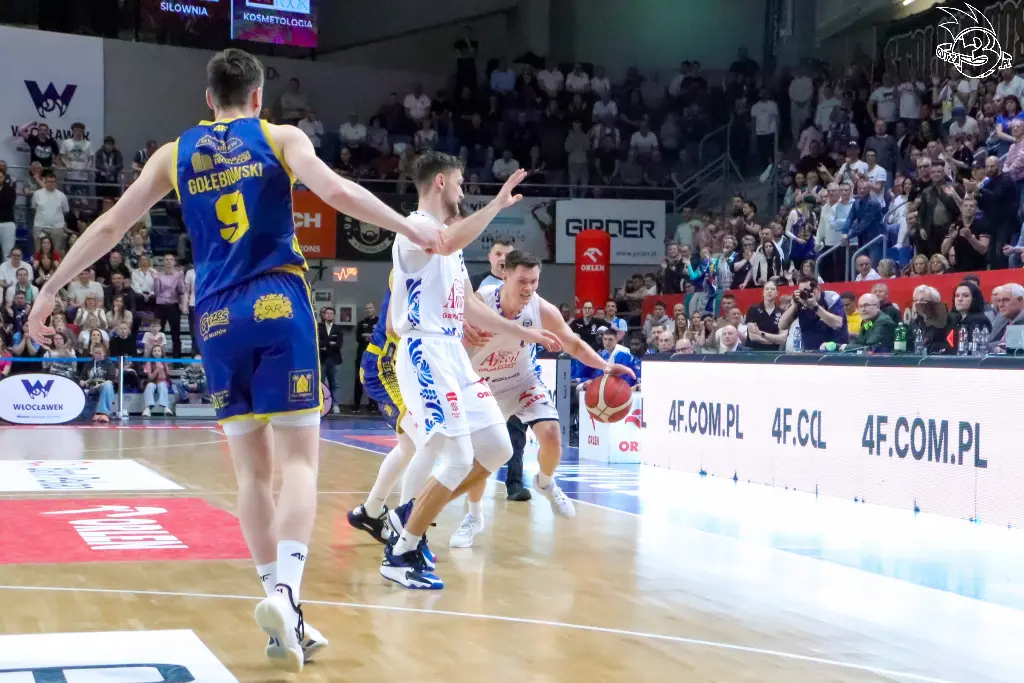 Galeria zdjęć 25 kolejki OBL Anwil Włocławek-Tasomix Rosiek Stal Ostrów Wielkopolski — zdjęcie 191