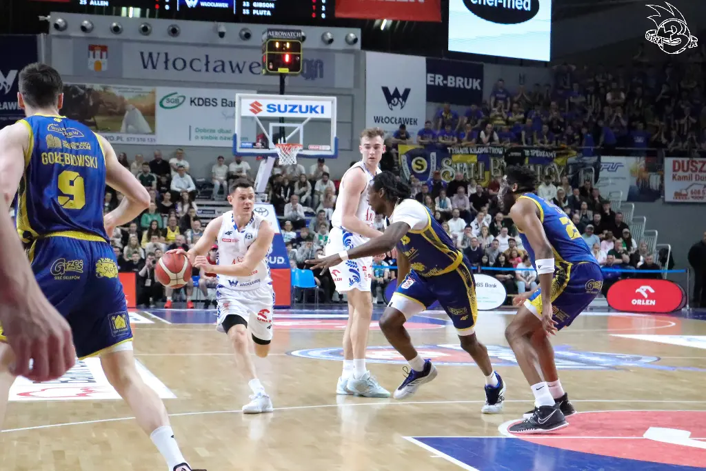 Galeria zdjęć 25 kolejki OBL Anwil Włocławek-Tasomix Rosiek Stal Ostrów Wielkopolski — zdjęcie 53
