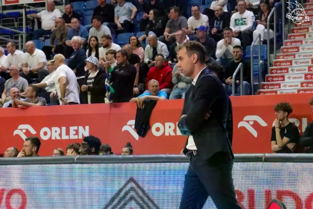 Galeria zdjęć 25 kolejki OBL Anwil Włocławek-Tasomix Rosiek Stal Ostrów Wielkopolski — zdjęcie 171