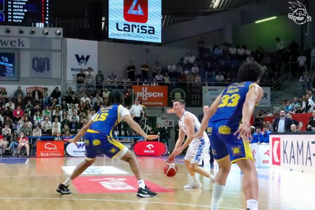 Galeria zdjęć 25 kolejki OBL Anwil Włocławek-Tasomix Rosiek Stal Ostrów Wielkopolski — zdjęcie 221