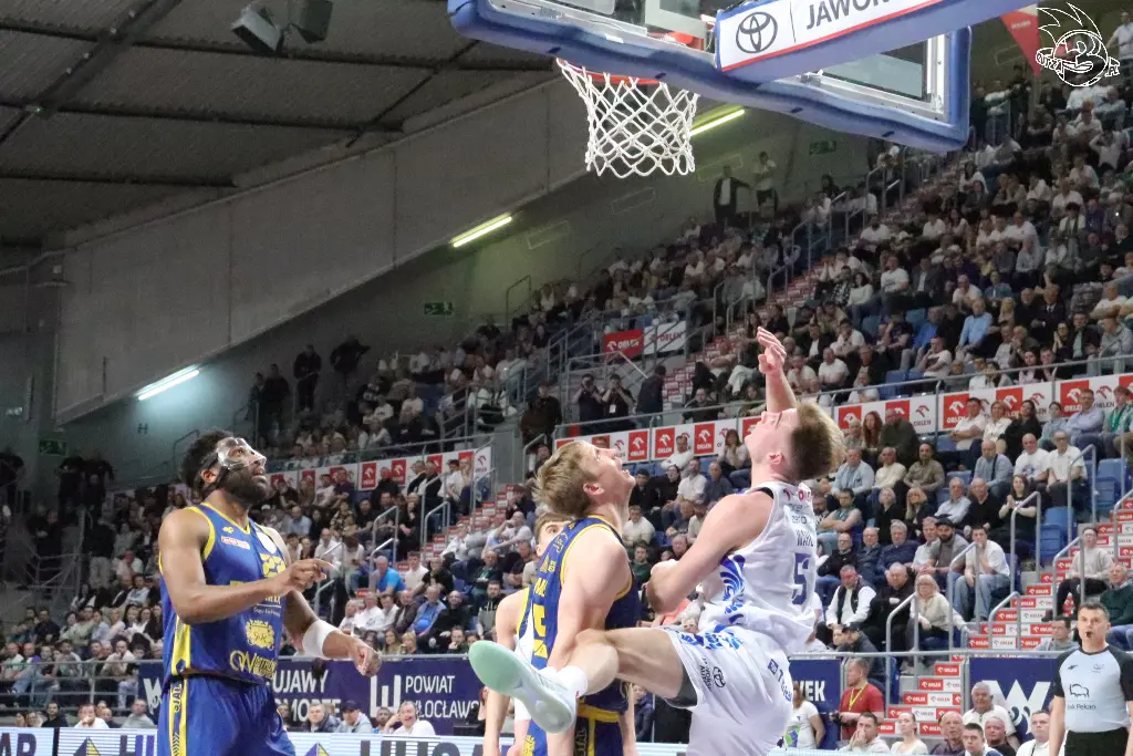 Galeria zdjęć 25 kolejki OBL Anwil Włocławek-Tasomix Rosiek Stal Ostrów Wielkopolski — zdjęcie 99