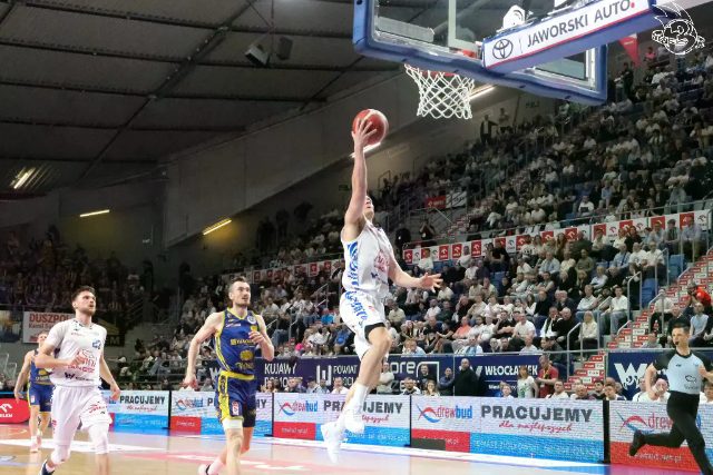 Galeria zdjęć 25 kolejki OBL Anwil Włocławek-Tasomix Rosiek Stal Ostrów Wielkopolski — zdjęcie 84
