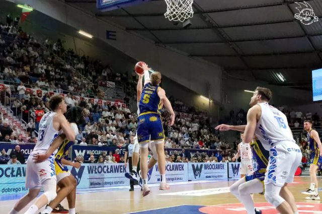 Galeria zdjęć 25 kolejki OBL Anwil Włocławek-Tasomix Rosiek Stal Ostrów Wielkopolski — zdjęcie 227