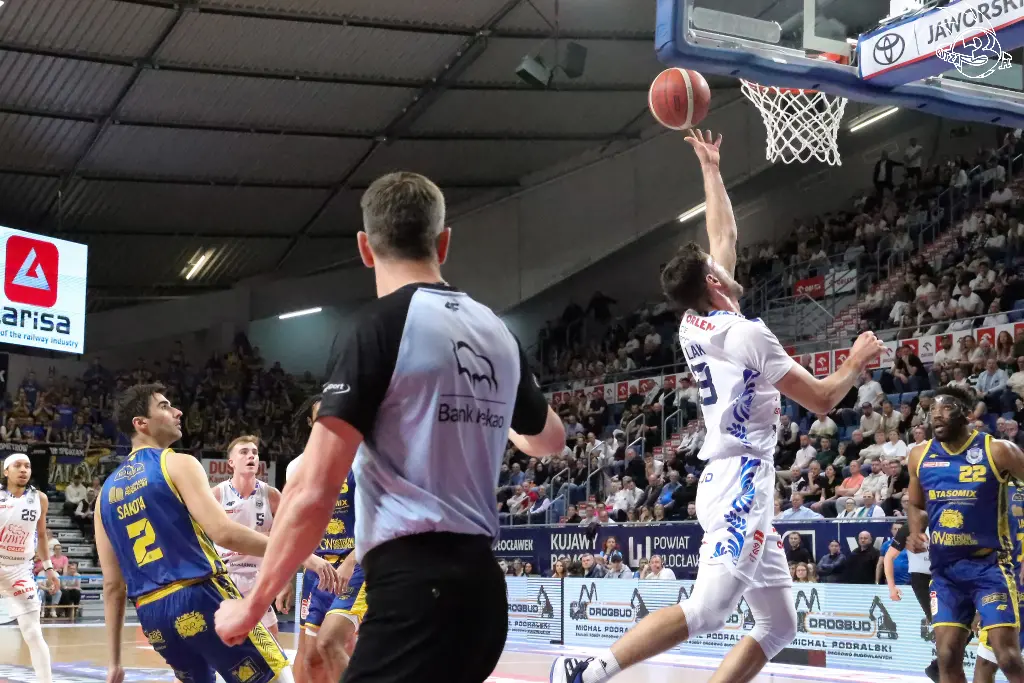 Galeria zdjęć 25 kolejki OBL Anwil Włocławek-Tasomix Rosiek Stal Ostrów Wielkopolski — zdjęcie 56
