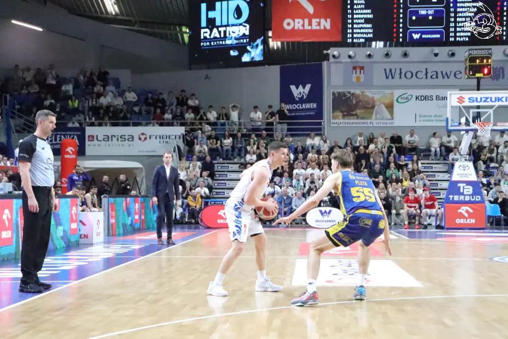 Galeria zdjęć 25 kolejki OBL Anwil Włocławek-Tasomix Rosiek Stal Ostrów Wielkopolski — zdjęcie 117