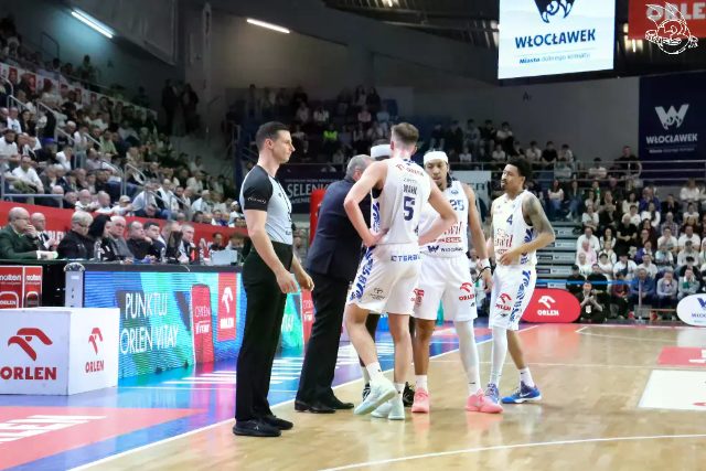 Galeria zdjęć 25 kolejki OBL Anwil Włocławek-Tasomix Rosiek Stal Ostrów Wielkopolski — zdjęcie 57