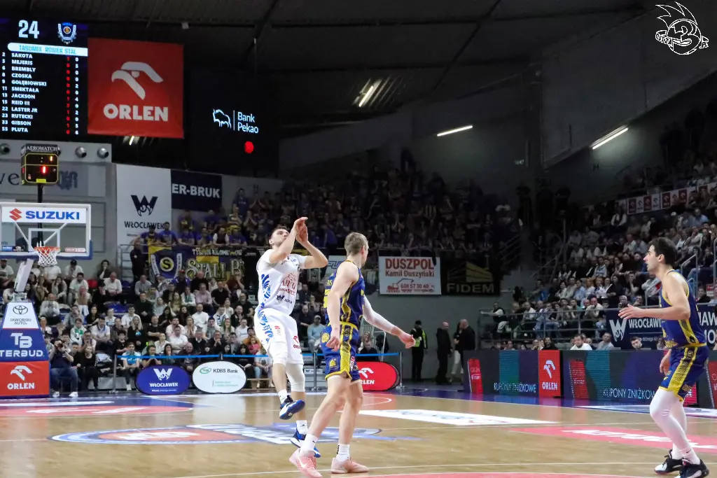 Galeria zdjęć 25 kolejki OBL Anwil Włocławek-Tasomix Rosiek Stal Ostrów Wielkopolski — zdjęcie 72