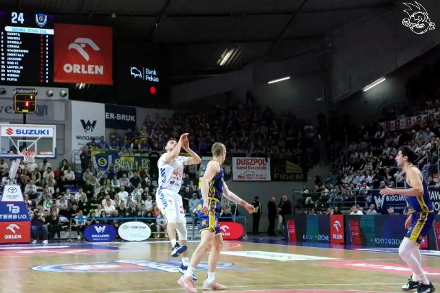 Galeria zdjęć 25 kolejki OBL Anwil Włocławek-Tasomix Rosiek Stal Ostrów Wielkopolski — zdjęcie 72