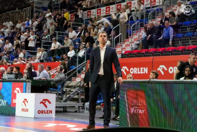 Galeria zdjęć 25 kolejki OBL Anwil Włocławek-Tasomix Rosiek Stal Ostrów Wielkopolski — zdjęcie 182