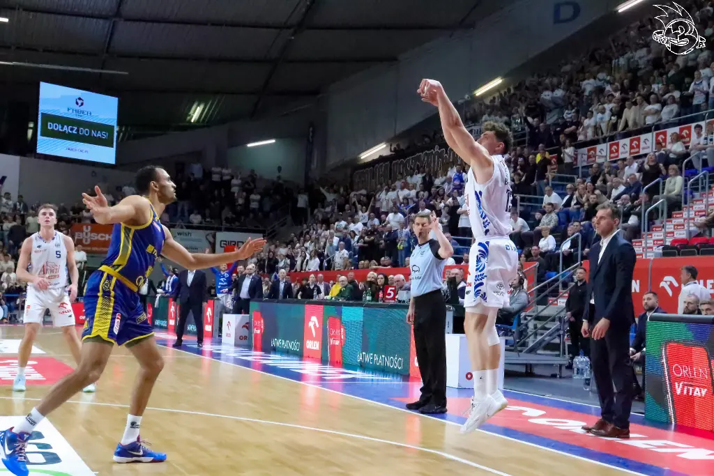 Galeria zdjęć 25 kolejki OBL Anwil Włocławek-Tasomix Rosiek Stal Ostrów Wielkopolski — zdjęcie 176
