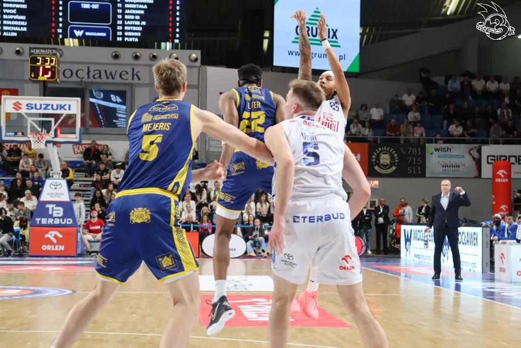 Galeria zdjęć 25 kolejki OBL Anwil Włocławek-Tasomix Rosiek Stal Ostrów Wielkopolski — zdjęcie 138