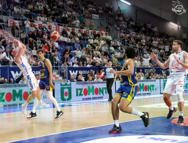 Galeria zdjęć 25 kolejki OBL Anwil Włocławek-Tasomix Rosiek Stal Ostrów Wielkopolski — zdjęcie 162