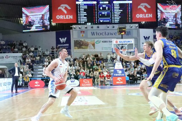 Galeria zdjęć 25 kolejki OBL Anwil Włocławek-Tasomix Rosiek Stal Ostrów Wielkopolski — zdjęcie 119