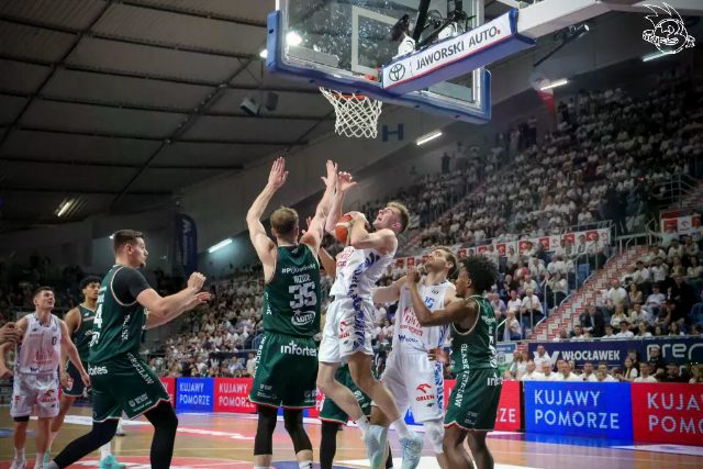 Galeria zdjęć 28 kolejki OBL Anwil Włocławek-WKS Śląsk Wrocław — zdjęcie 110