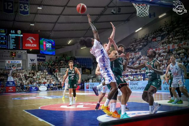 Galeria zdjęć 28 kolejki OBL Anwil Włocławek-WKS Śląsk Wrocław — zdjęcie 135