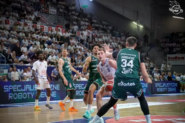 Galeria zdjęć 28 kolejki OBL Anwil Włocławek-WKS Śląsk Wrocław — zdjęcie 160