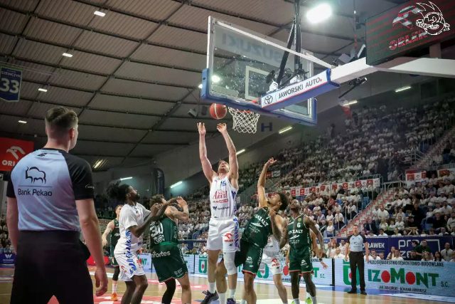 Galeria zdjęć 28 kolejki OBL Anwil Włocławek-WKS Śląsk Wrocław — zdjęcie 137