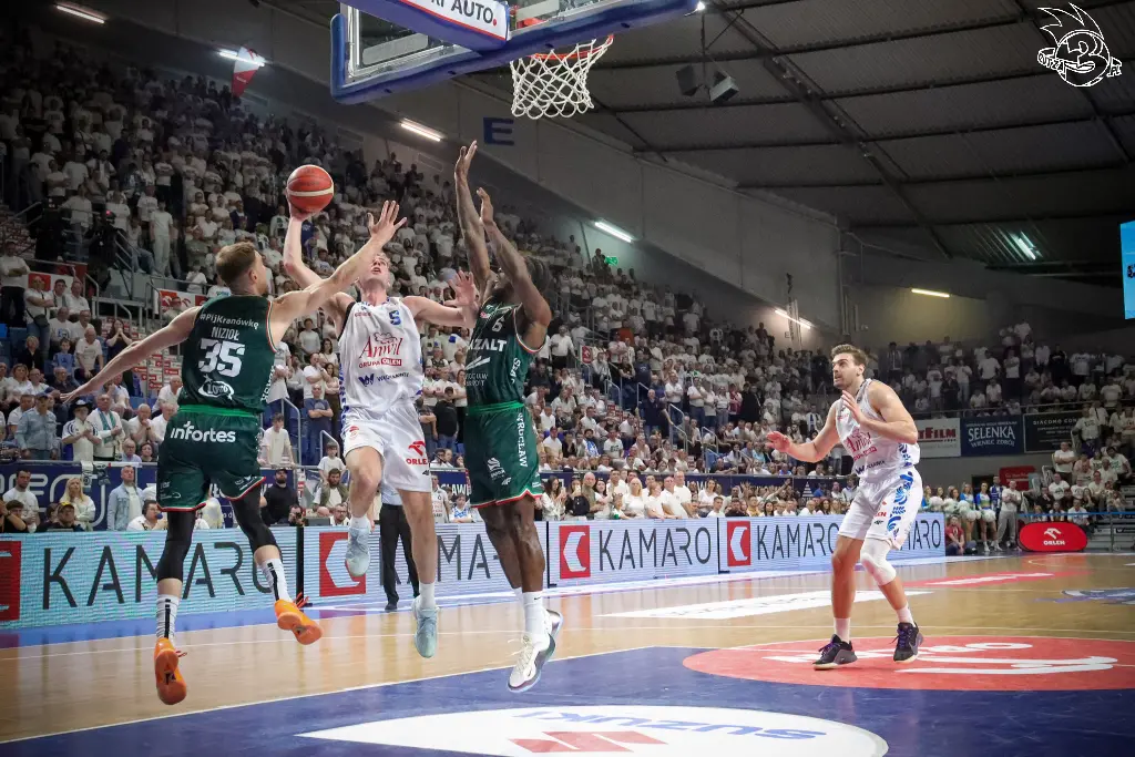 Galeria zdjęć 28 kolejki OBL Anwil Włocławek-WKS Śląsk Wrocław — zdjęcie 200