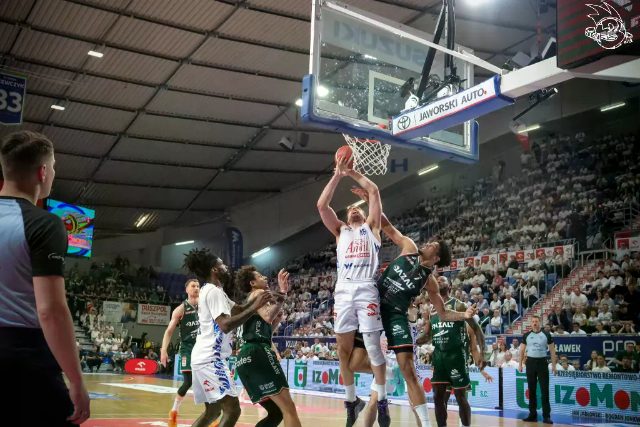 Galeria zdjęć 28 kolejki OBL Anwil Włocławek-WKS Śląsk Wrocław — zdjęcie 136