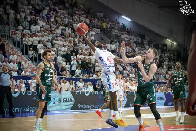 Galeria zdjęć 28 kolejki OBL Anwil Włocławek-WKS Śląsk Wrocław — zdjęcie 204
