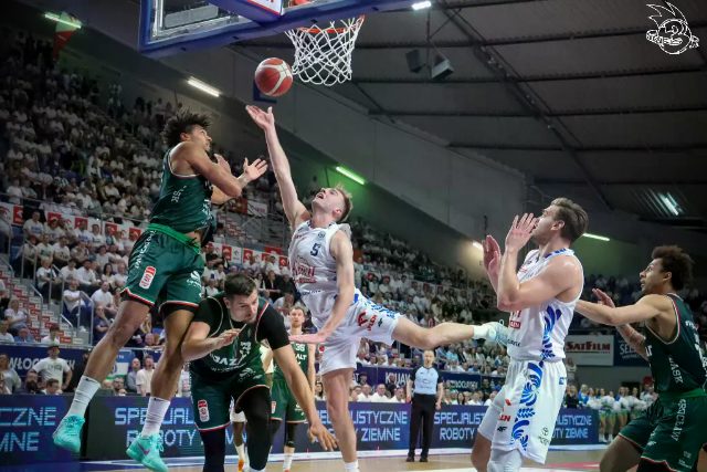 Galeria zdjęć 28 kolejki OBL Anwil Włocławek-WKS Śląsk Wrocław — zdjęcie 162