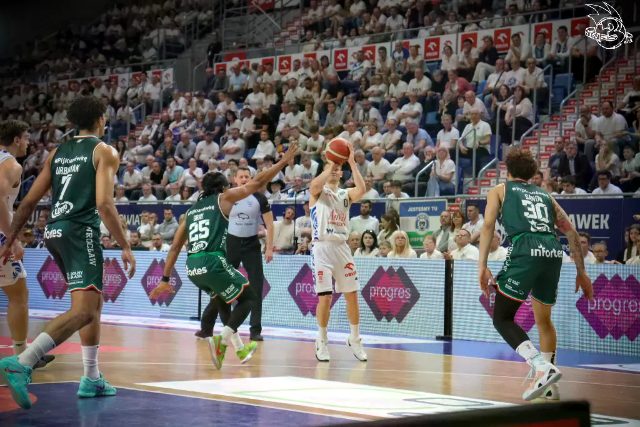 Galeria zdjęć 28 kolejki OBL Anwil Włocławek-WKS Śląsk Wrocław — zdjęcie 128