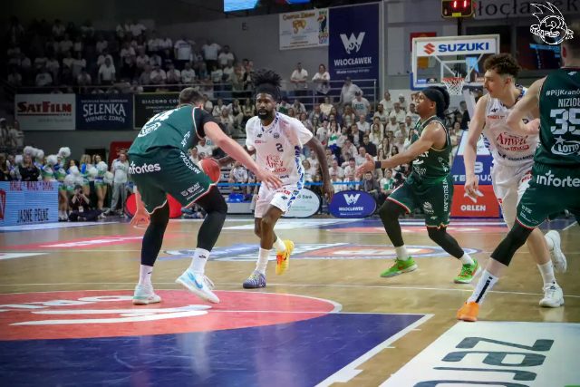 Galeria zdjęć 28 kolejki OBL Anwil Włocławek-WKS Śląsk Wrocław — zdjęcie 168